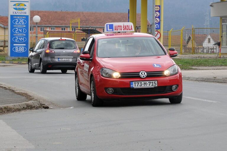 Autoškole u problemima, gorivo sve skuplje i sve manje kandidata