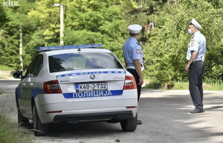 Tragedija u BiH: Dvojica mladića stradali nakon što su automobilom sletjeli u rijeku