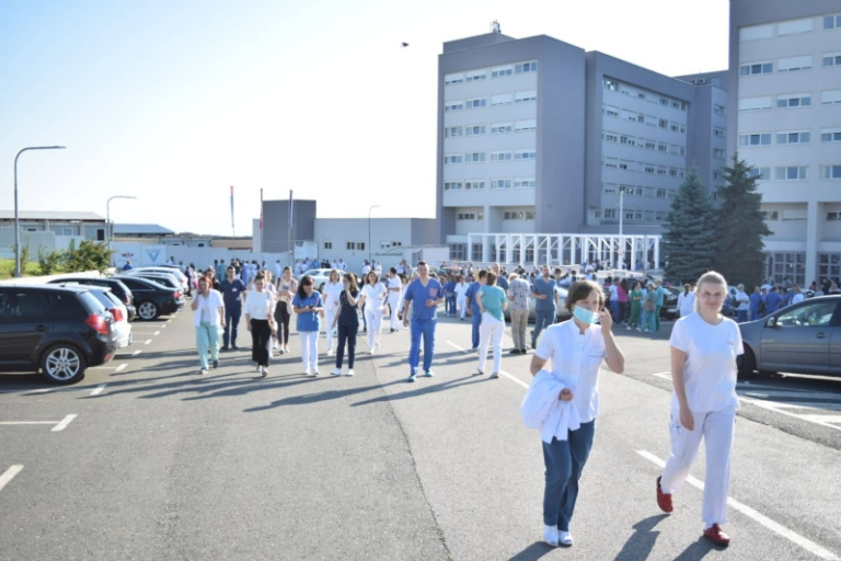 “Hiljade mrtve srpske dece” na ćirilici je lažno prijavljivanje, a “Allah je veliki, letićete u vazduh” terorizam