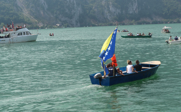 Jezero Perućac očekuje veći broj posjetilaca nego ranijih godina