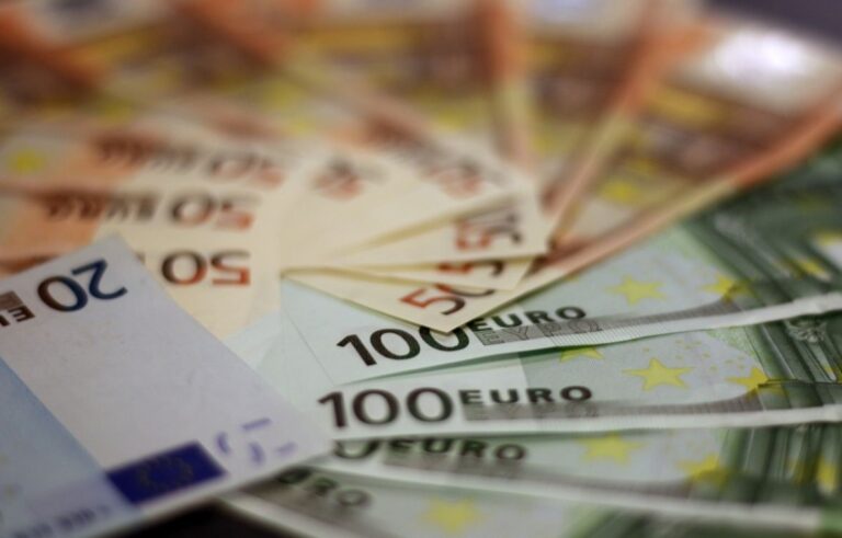 Euro se izjednačio s dolarom