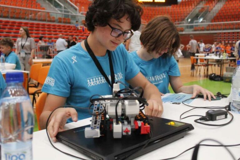 Univerzitet u Zenici bio domaćin Državnog takmičenja u robotici