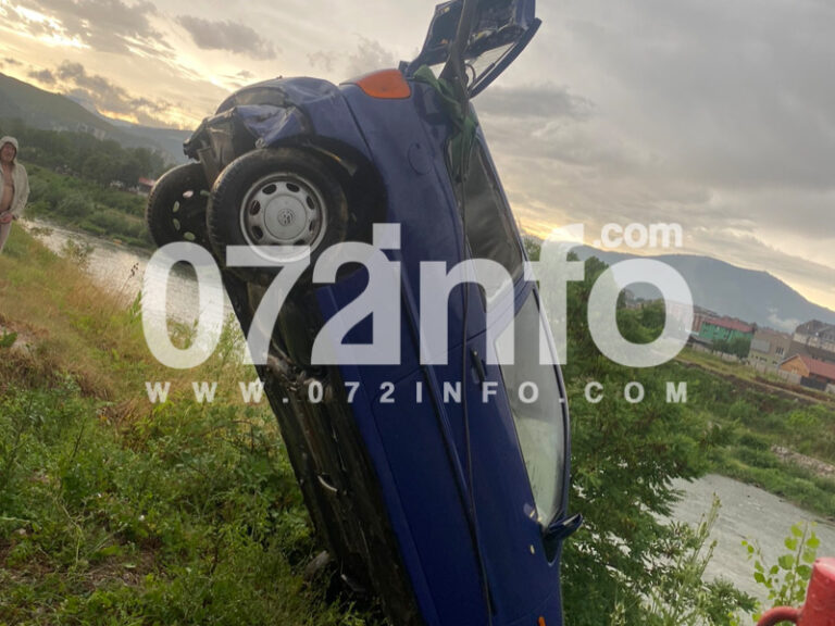 ZENICA: Polom udario u drugo vozilo, a potom završio u rijeci, spašavali ga vatrogasci (FOTO) 