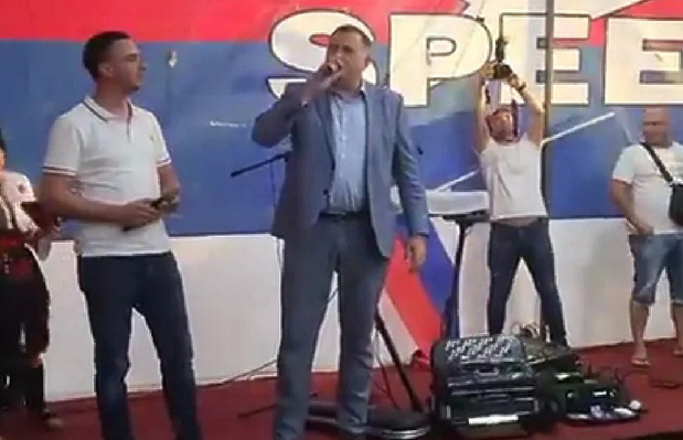 Dodik se ponovo dohvatio mikrofona: Na repertoaru “Ustaj, mala, veži kera”