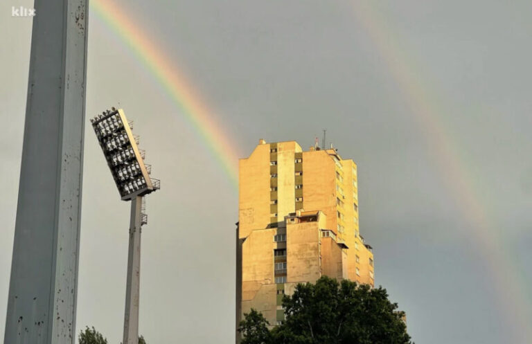 Kišno predvečerje u Zenici uljepšala duga (FOTO)