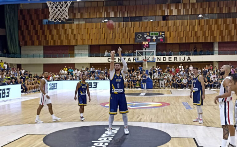 Košarkaši BiH spektakularno pobijedili moćnu Francusku i zadržali šanse za Mundobasket