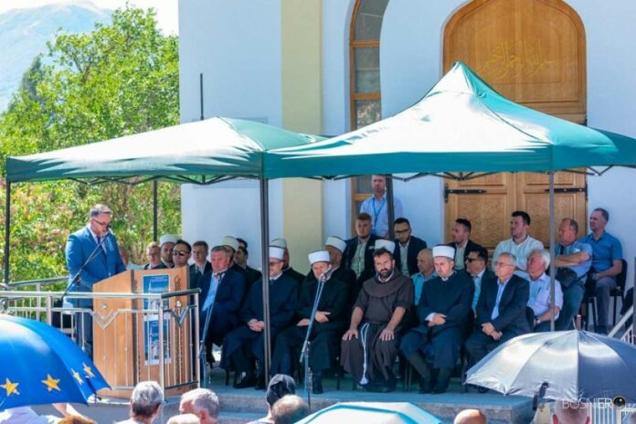 Ovorena još jedna džamija u BiH: Katolici sufinansirali gradnju džamije, a muslimani kapelicu