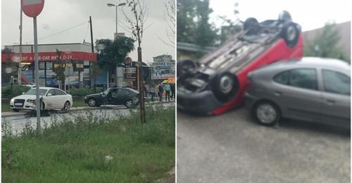 Haos u BiH: Uništeni automobili, jedan završio na krovu, oprezno vozite