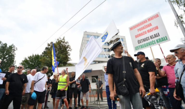 Danas novi protesti ispred zgrade OHR-a: Građani protiv nametanja izmjena izbornog zakona