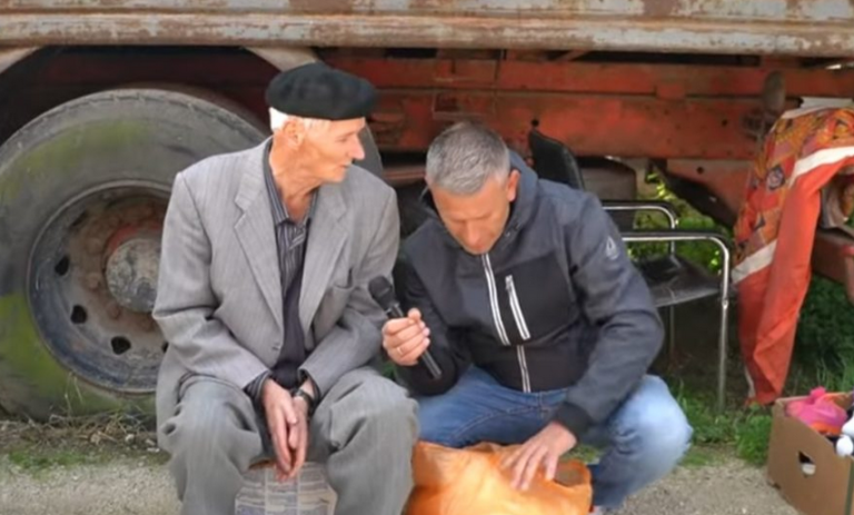 Na zeničkom buvljaku sve po marku, ko nema može i džaba (VIDEO)