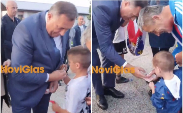 Dodik djeci dijelio novčanice od po 50 KM (VIDEO)