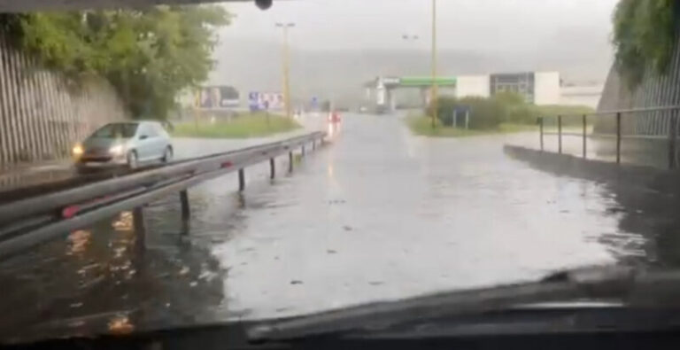 Zenicu pogodilo jako nevrijeme praćeno pljuskovima i grmljavinom