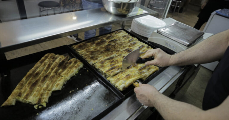 Bio šareni, sjeckani ili buredžik, u Bosni je burek samo s mesom 