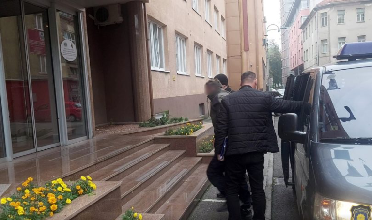 Ovo su imena uhapšenih policajaca MUP-a KS: Masno zarađivali na dozvolama za transport