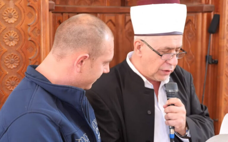 Siniša Lukić primio islam: Zenički imam Husejn ef. Čajlaković objavio video 