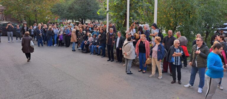 Održana protestna šetnja zdravstvenih radnika u Zenici, žele jednokratnu pomoć