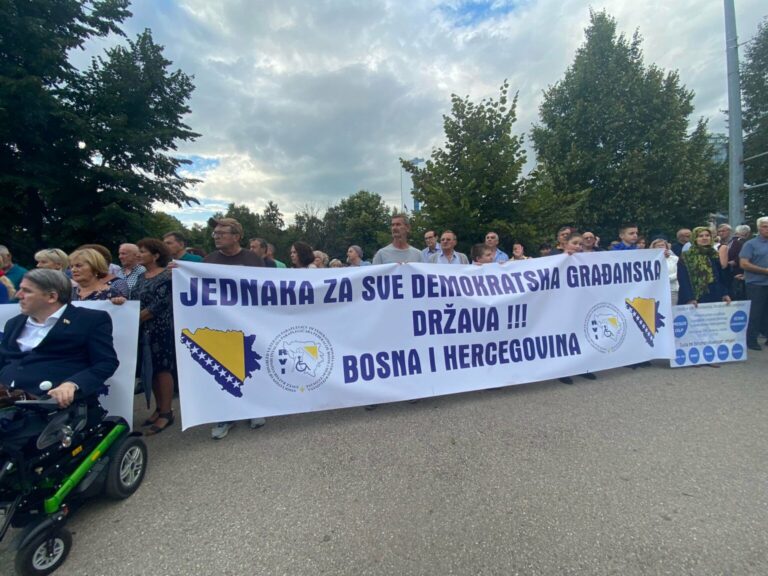 Danas veliki protesti ispred OHR-a