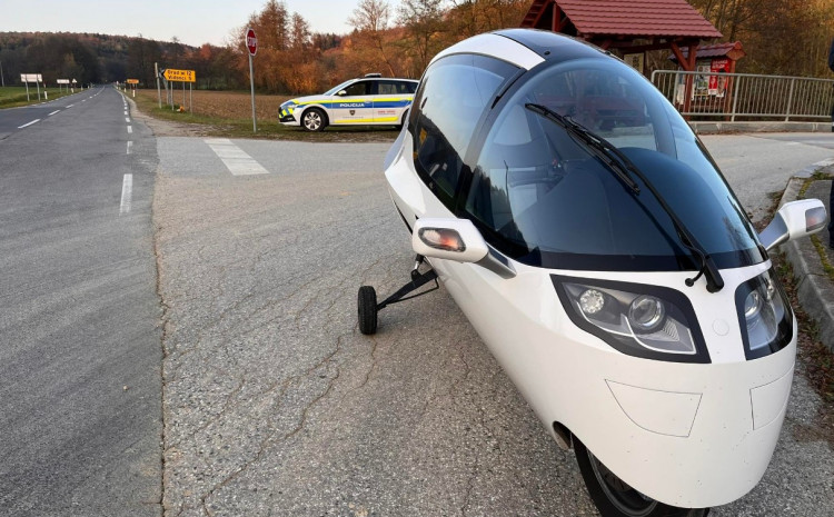 Slovenski policajci zaustavili neobično vozilo: Nisu ga viđali