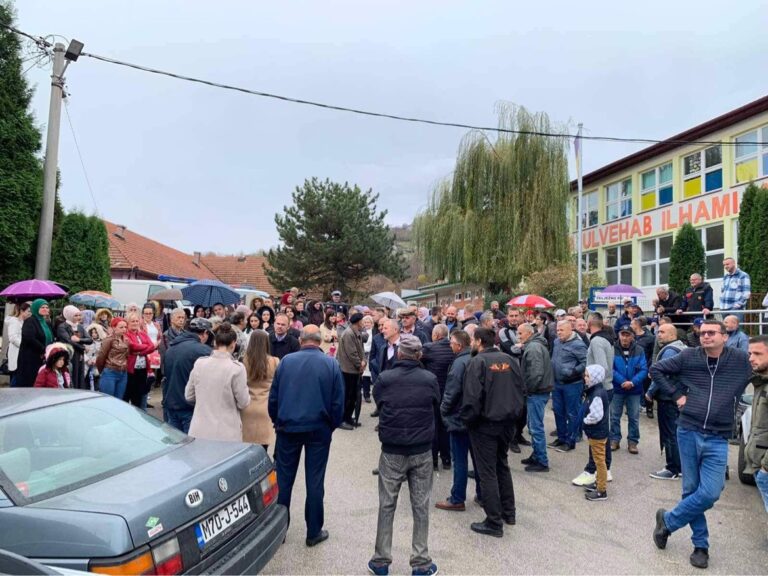 Željezno Polje: Mještani jasno dali do znanja, djecu nećemo slati u školu ako u njoj bude ambulanta