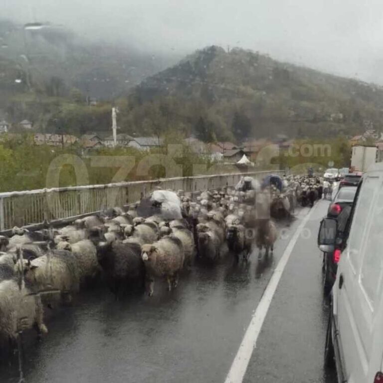 Blokiran saobraćaj na M-17 kod Zenice