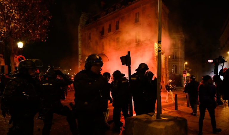 Vanredno stanje u Parizu zbog utakmice Francuska – Maroko. Mobilizirano 10.000 policajaca