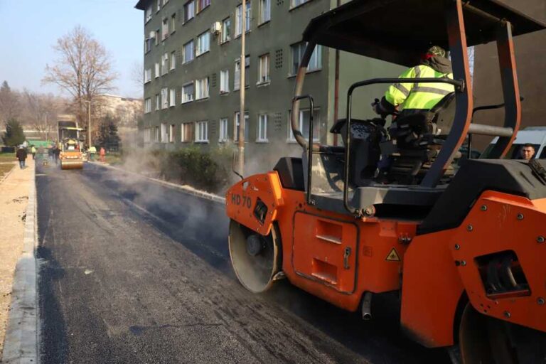 <strong>U toku radovi na sanaciji ulice Vojvodića put</strong>