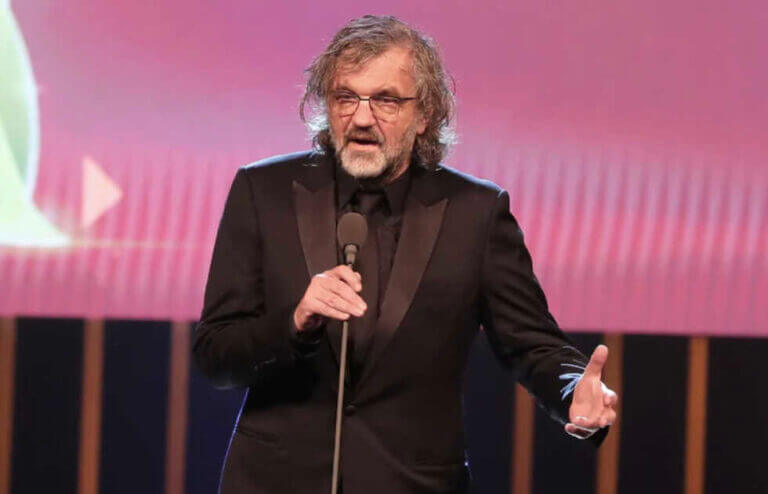 Kusturica kaže da bi se rado pridružio Srbima na Kosovu na barikadama