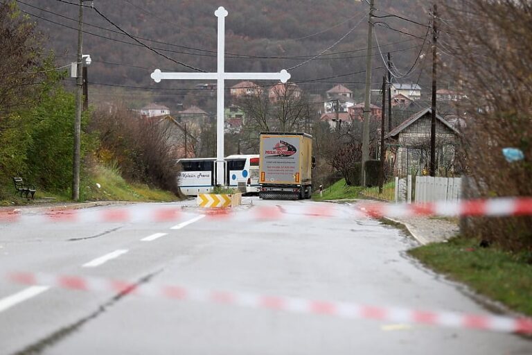 I jutros barikade na sjeveru Kosova, djeca neće ići u školu do daljnjeg