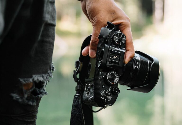 Đaci otkrili eksplicitne fotografije profesorice, ona dala otkaz pa otkrila zašto to radi