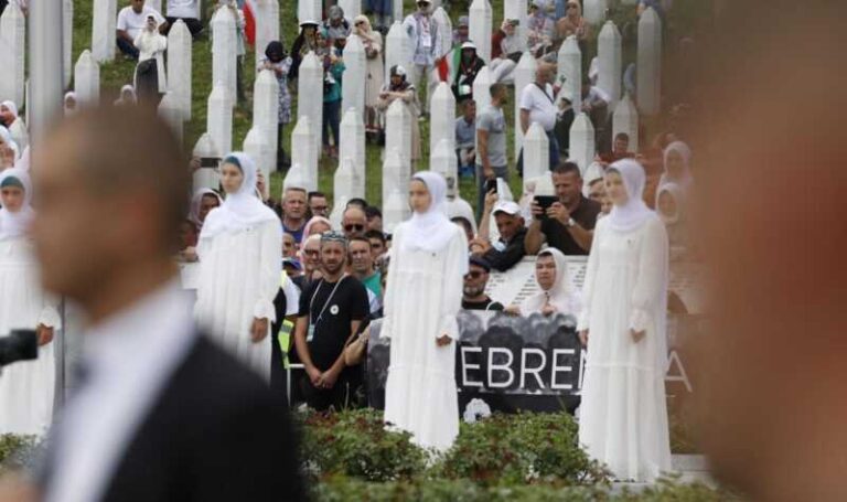 Nizozemska isplatila štetu za 860 srodnika žrtava genocida u Srebrenici