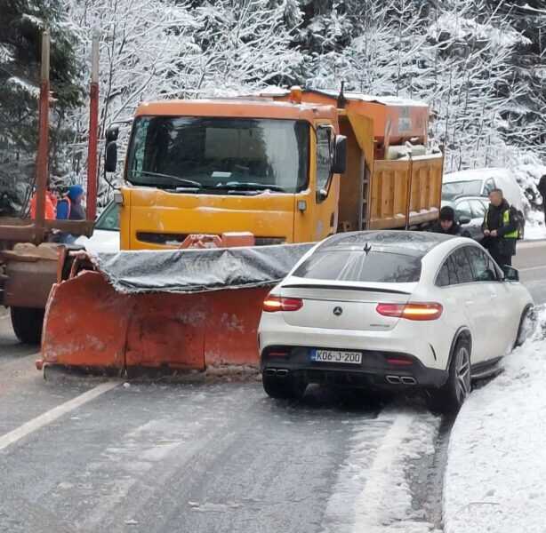 Upozorenje vozačima: Snijeg otežava saobraćaj preko planinskih prevoja