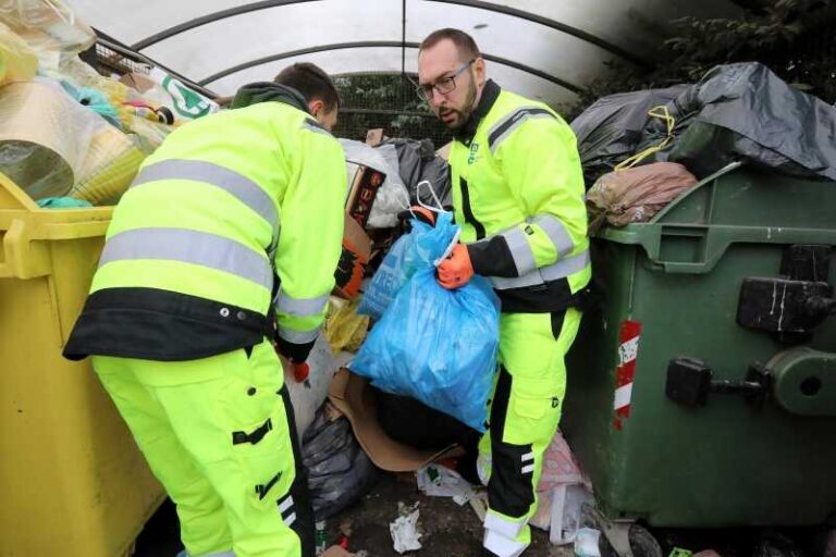 Pogledajte kako gradonačelnik čisti smeće