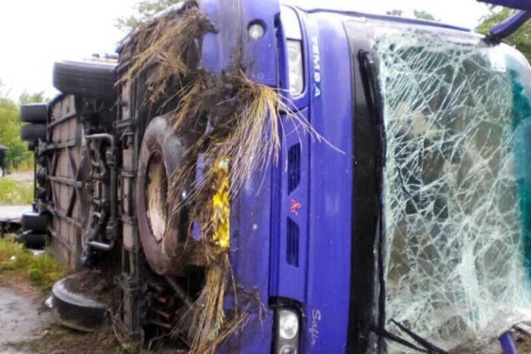 STRAVIČNA NESREĆA: U sudaru autobusa poginulo 10, a povrijeđeno preko 30 osoba