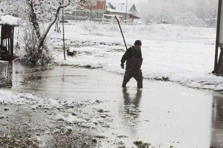 U Srbiji zbog poplava evakuisano 106 građana, pronađene dvije osobe koje su upale u Trnavsku rijeku