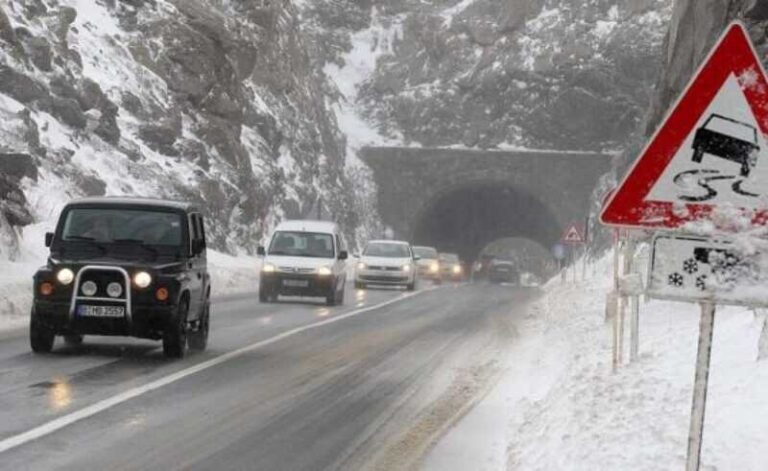 Vozači, oprezno: Poledica na cesti pravi probleme