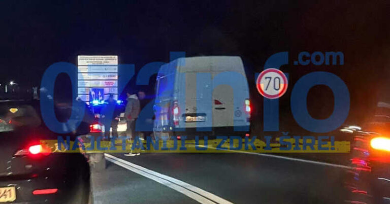 SAOBRAĆAJNA NESREĆA NA M-17: Sudar dva vozila, policija na licu mjesta (FOTO)