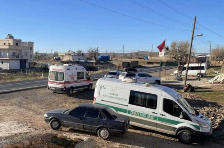 U prevrtanju minibusa poginulo najmanje šest osoba