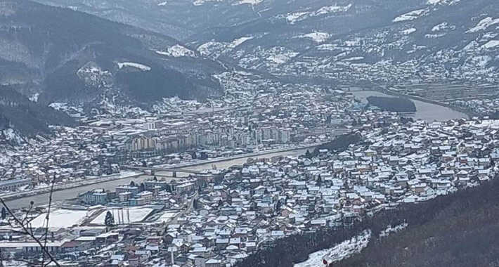 Snijeg uzrokovao prekide na putevima i u snabdijevanju električnom energijom