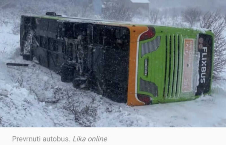 Saobraćajna nesreća, prevrnuo se autobus