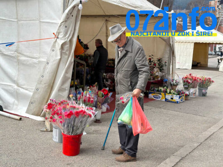 Štandovi sa cvijećem na gradskom trgu: Zeničani uveliko kupuju poklone za Dan žena (FOTO)