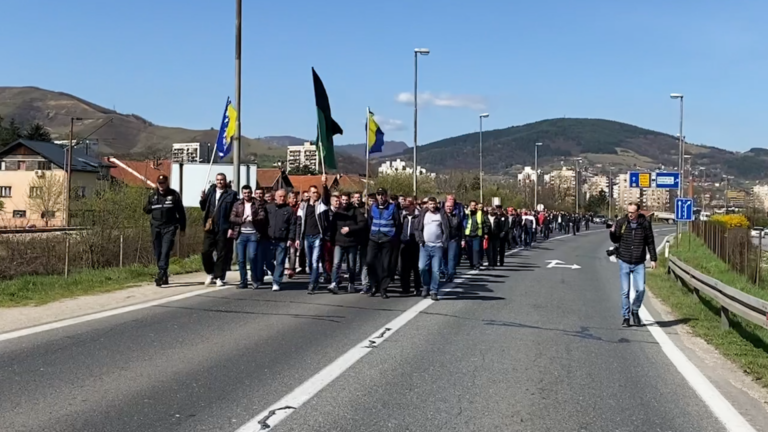 Blokiran M-17: Zenički rudari ne odustaju od borbe (VIDEO)