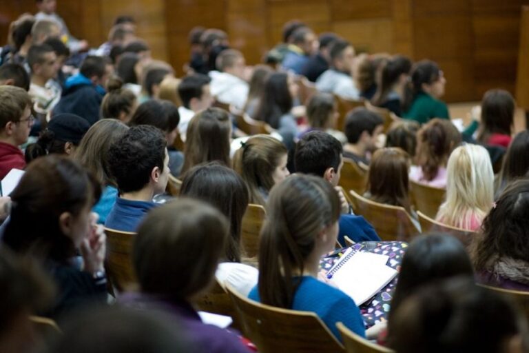 U padu broj upisanih studenata i diplomanata u FBiH: Očekuje se isti trend, a ovim problemom se niko ne bavi