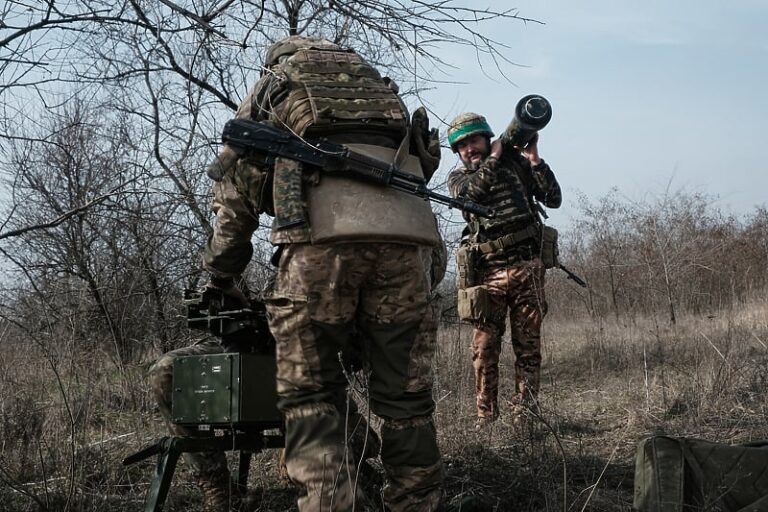 Rusi plomili zube pred Bahmutom, grad odoljeva vojnoj sili