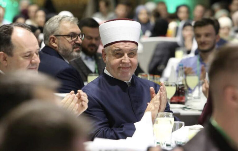 Iftar reisul-uleme s mladima: Čuvajte svoju vjeru i domovinu, nemojte ih nikad izdati