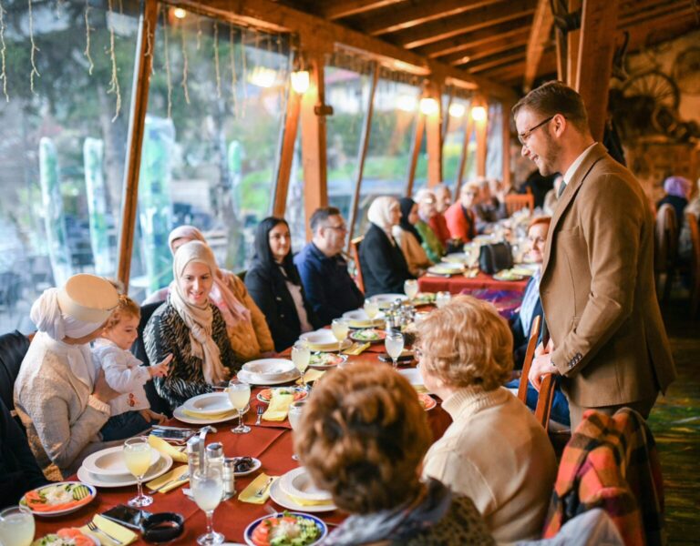 Stanivuković organizovao iftar: “Poruke suživota, ljubavi i praštanja”