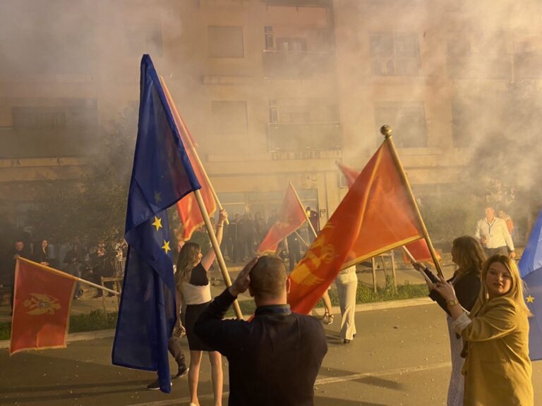 “Laku noć građanskoj Crnoj Gori, dobro jutro srpskom svetu”