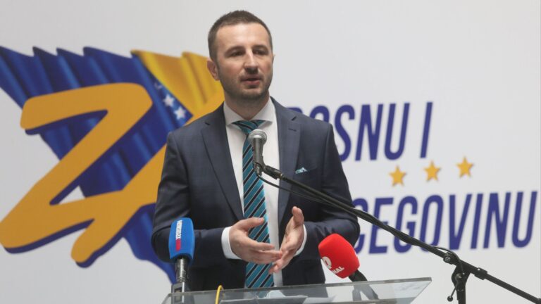 Efendić: Šmit je donio “ad hoc” rješenje, koje važi samo za imenovanje jedne vlade