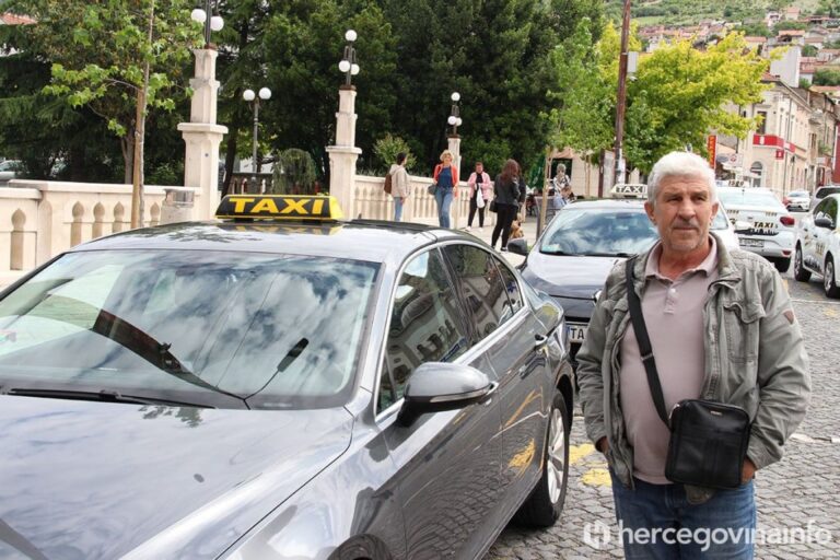 LEGENDARNI TAKSIST: Vozio je Izeta i Halida Bešlića, a s Fiatom je napravio kuću i školovao dijete