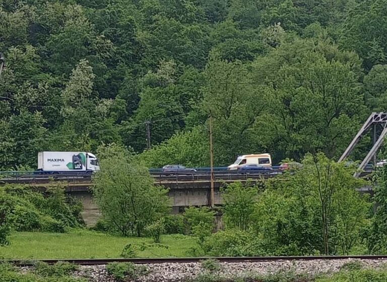 Nakon sudara u Žepču: Dvoje smrtno stradalih, trećoj osobi se bore za život 