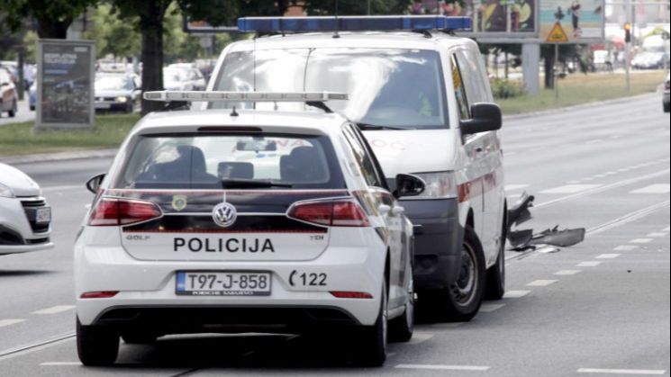 Automobilom udario dijete (14) na raskrsnici u Sarajevu: Dječak hitno prevezen u Klinički centar